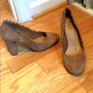 CROWN VINTAGE Tan suede round toe block high heels office classic 7.5